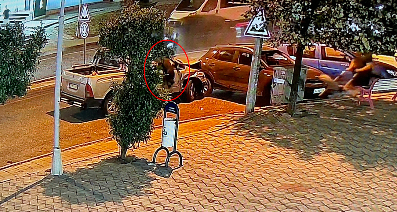 Alkollü sürücü 4 araca çarparak durabildi