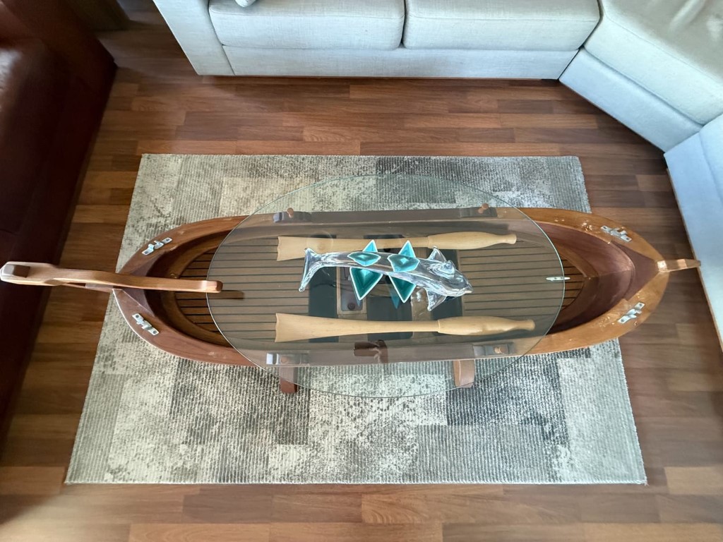 Hobi amaçlı ürettiği maket tekneleri evinin duvarına dekor yaptı