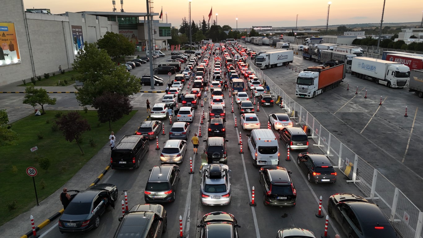 Kapıkule’de gurbetçilerin hüzünlü dönüş yolculuğu
