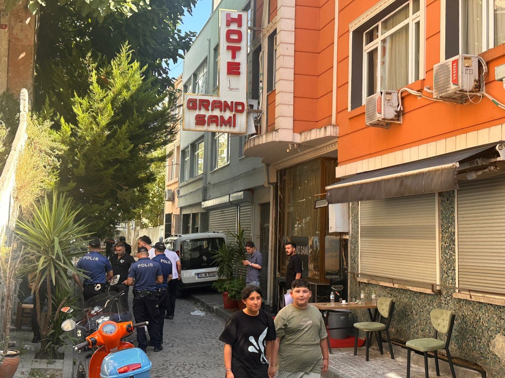 Hollandalı iki kardeş İstanbul’da otel odasında ölü bulundu