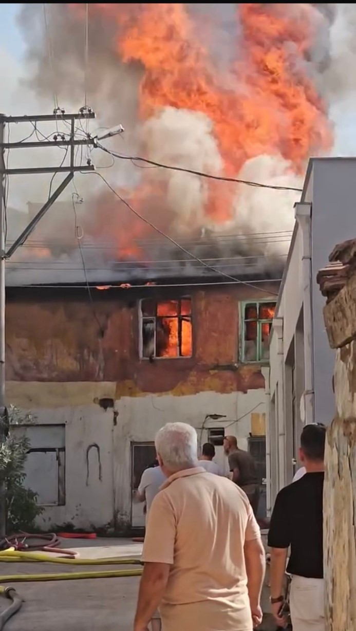 Bursa’da müstakil ev küle döndü, dumanlar kentin birçok noktasından görüldü