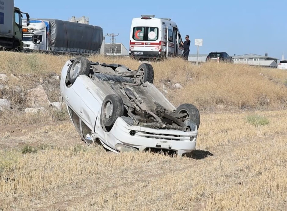 Otomobil şarampole takla attı: anne ile kızı ölümden döndü