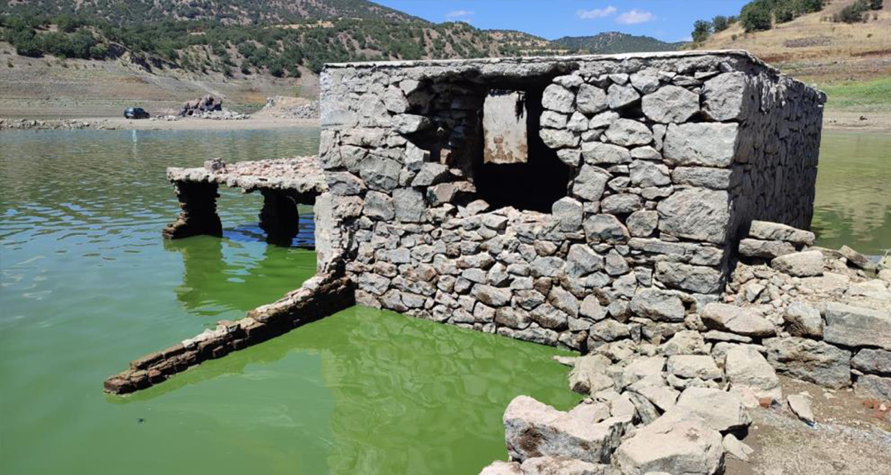 Ankara’da kuraklık alarmı: Barajlarda suların azalmasıyla eski yerleşim yerleri gün yüzüne çıktı