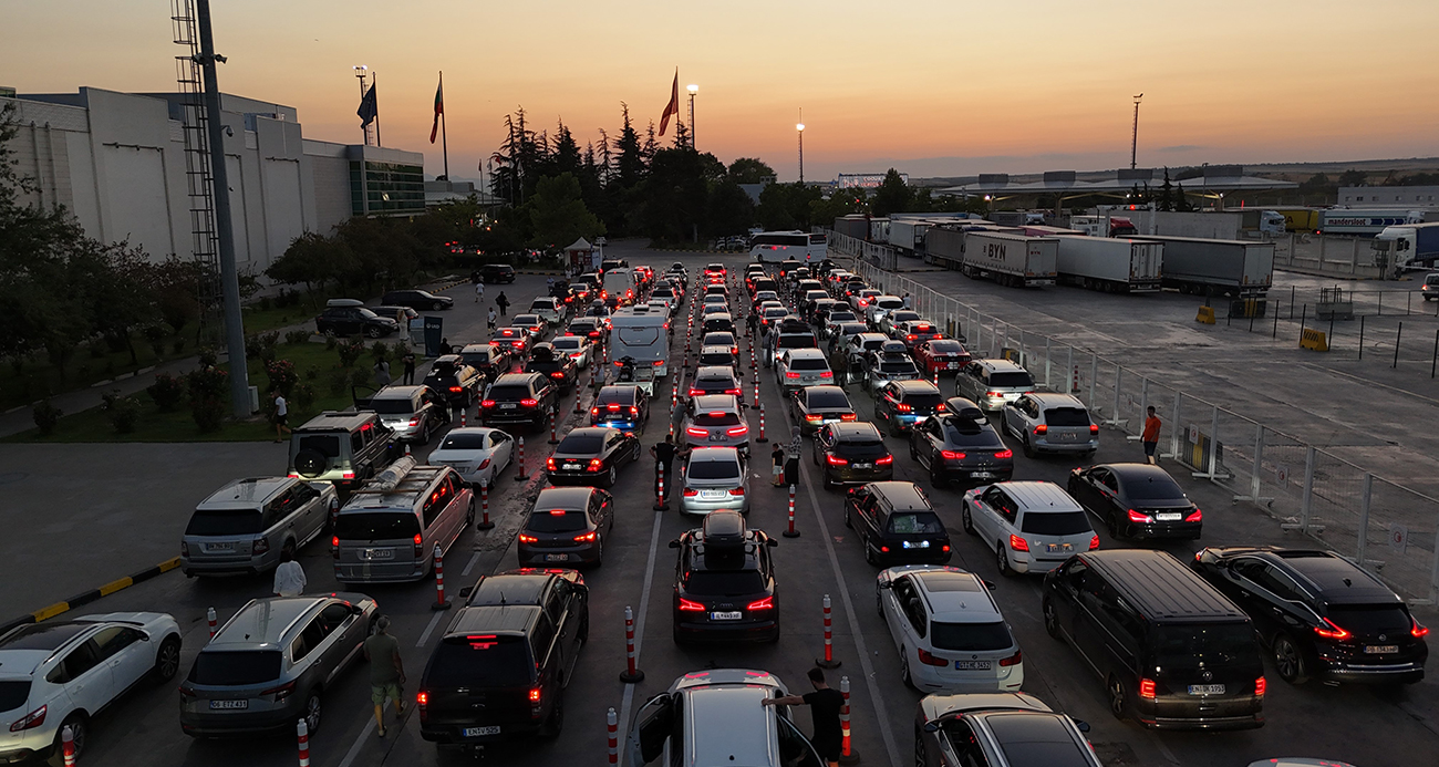 Kapıkule’de gurbetçilerin hüzünlü dönüş yolculuğu