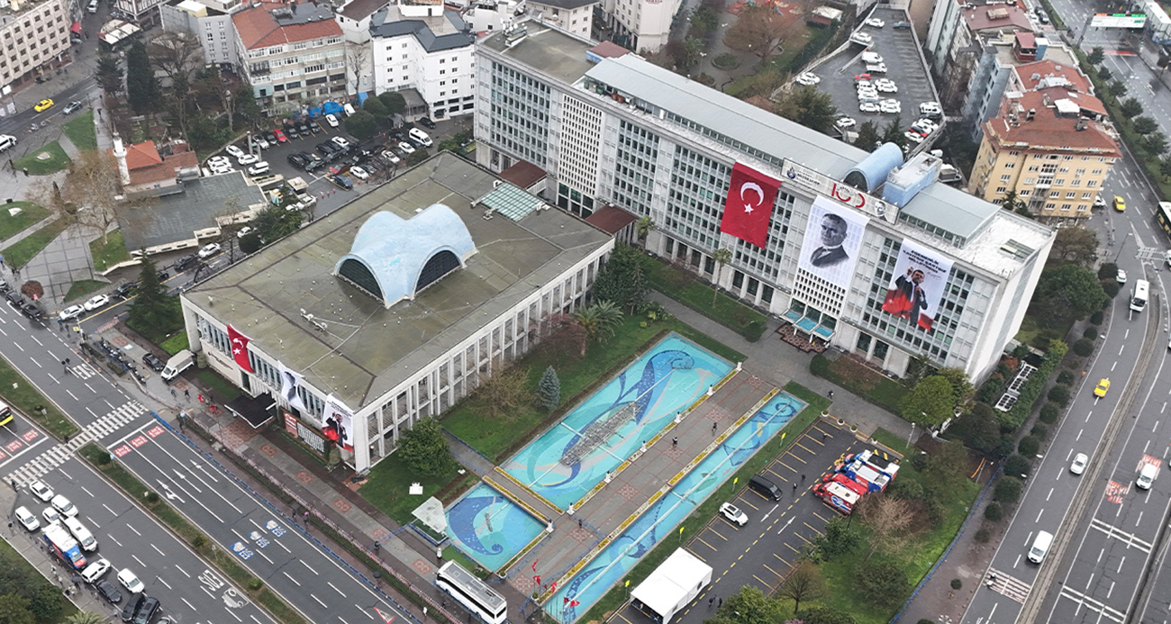 İBB’ye yolsuzluk soruşturmasında yeni gelişme: 2 ismin ev hapsi kaldırıldı