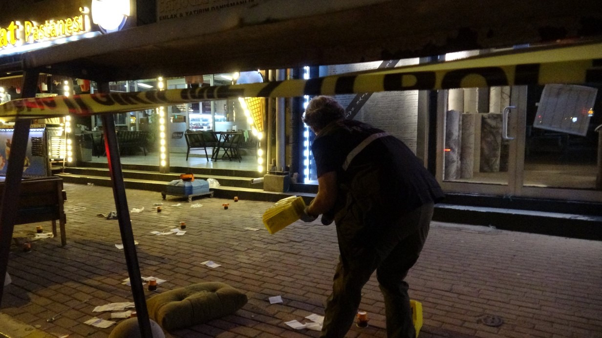 Pastanedeki tartışma kavgaya dönüştü: 3 ölü