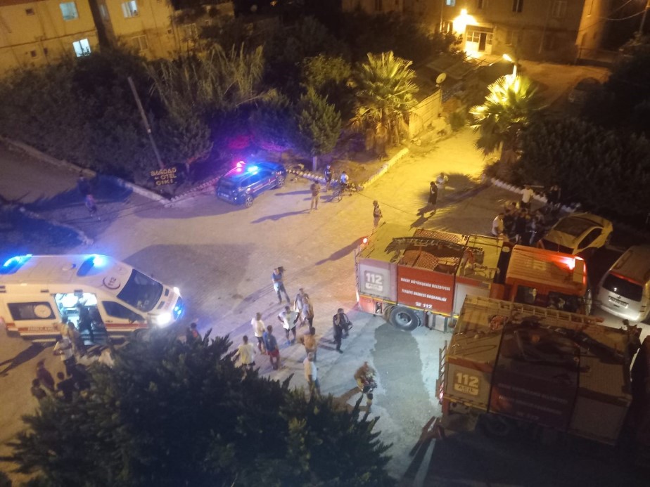 Hatay'da otel yangını: 11 kişi hastaneye kaldırıldı