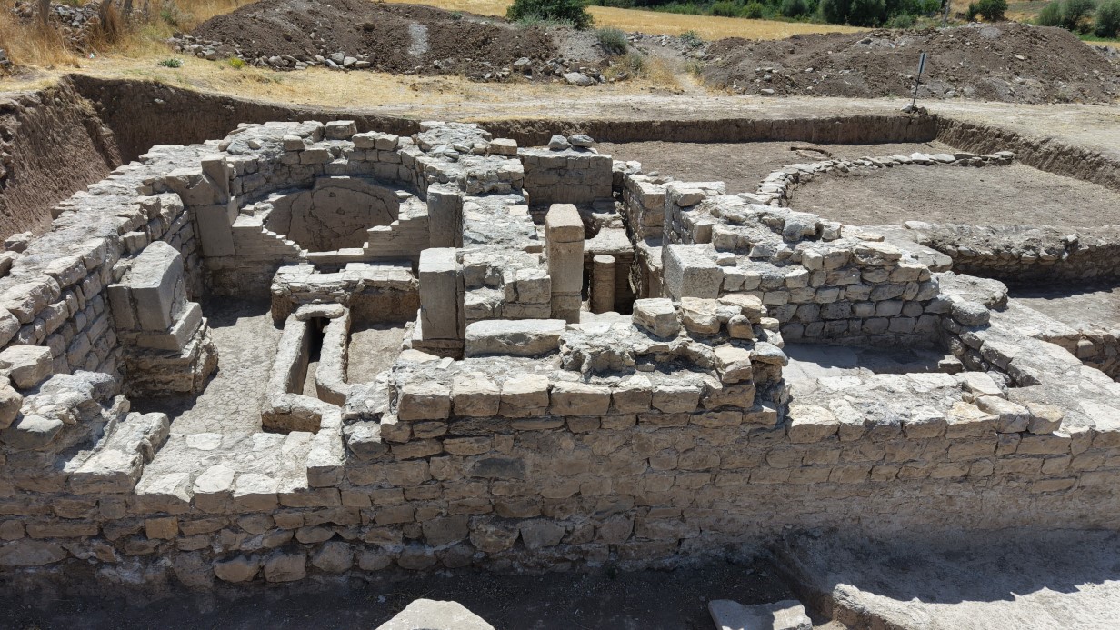 Bin 700 yıllık Roma hamamında yerden ısıtmalı sistem ortaya çıktı