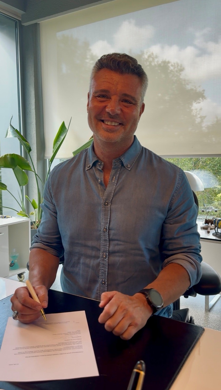 Sadettin Saran, Fenerbahçe başkan adaylığı için 500 imzayı teslim etti