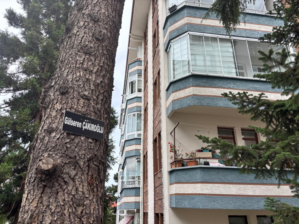 Hatıra ormanı değil site bahçesi