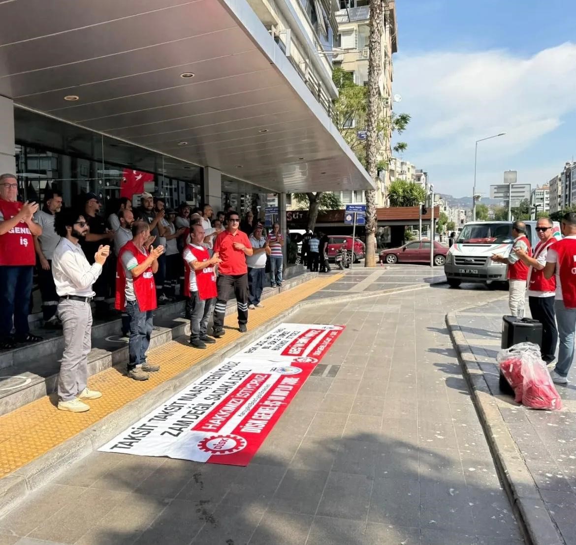 Karşıyaka Belediyesi’nde sular durulmuyor: İşçiler de memurlar da grevde