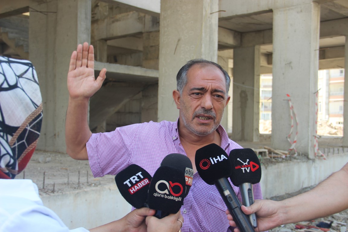 Müteahhit kendisini ihbar etti: Bina mühürlenerek yıkımı yapıldı