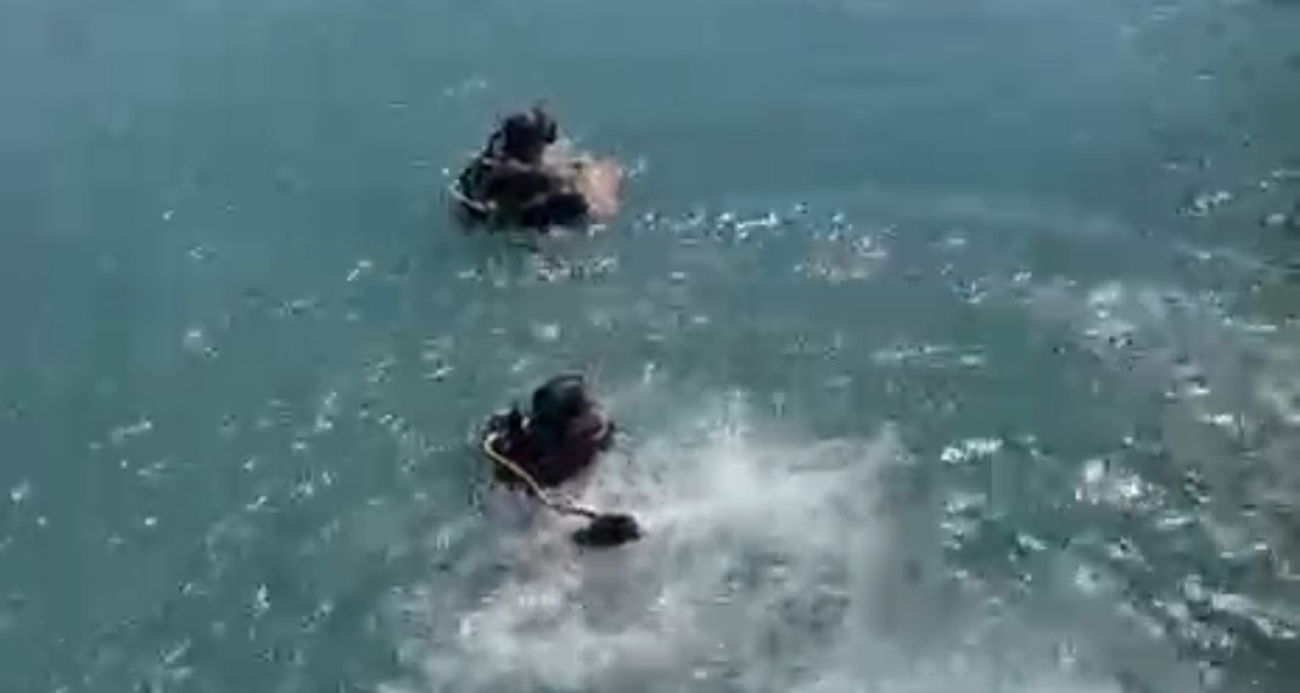 Kanala düşen cep telefonunu bulmak isterken hayatından oldu