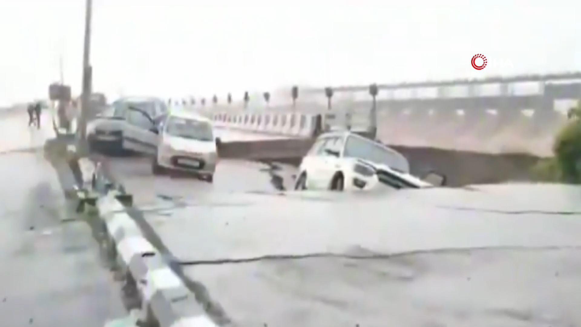 Hindistan'da toprak kayması: en az 30 ölü