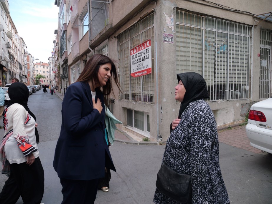 AK Parti İstanbul Milletvekili Derya Ayaydın Fatih’te vatandaşlarla buluştu