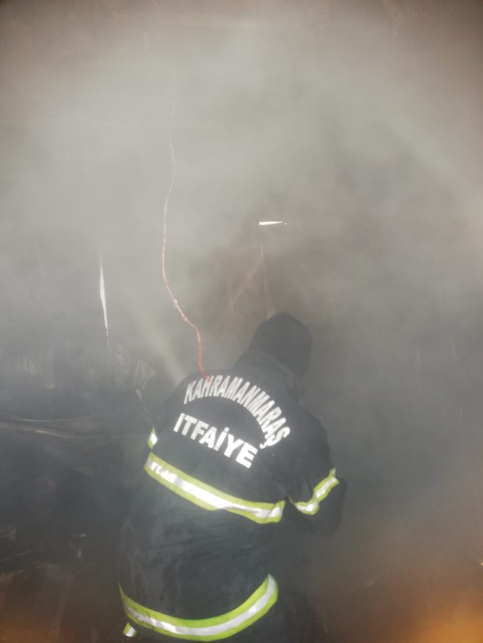 Kahramanmaraş’ta konteyner kentte yangın