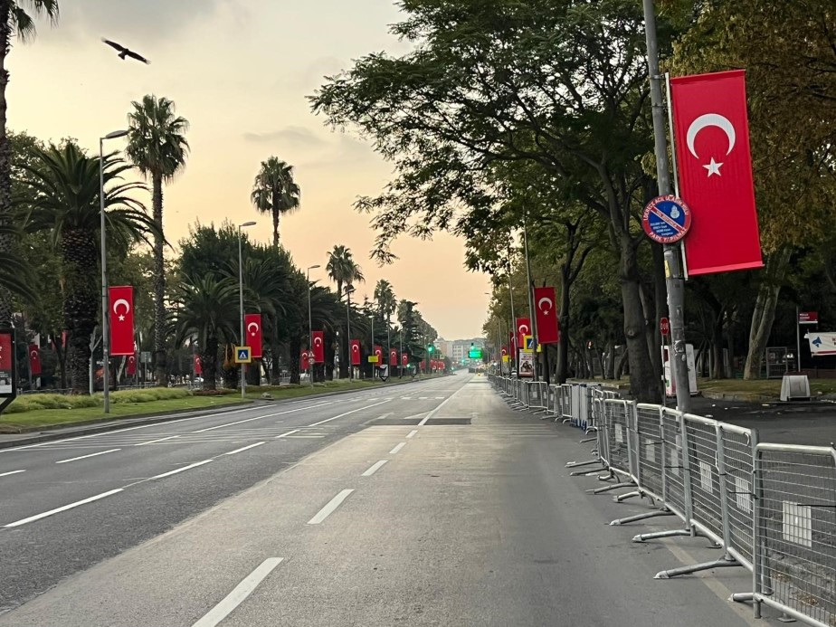 İstanbul’da 30 Ağustos Zafer Bayramı kutlamaları nedeniyle Vatan Caddesi trafiğe kapatıldı