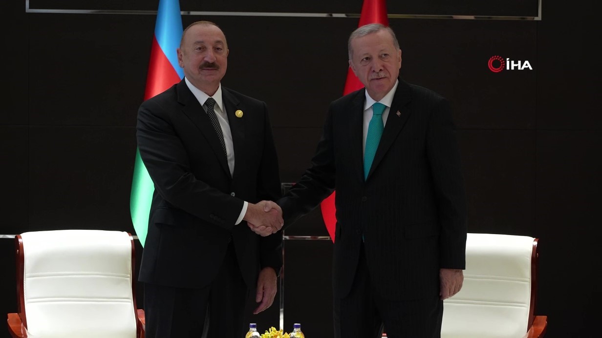 Cumhurbaşkanı Erdoğan Çin'de Aliyev ve Paşinyan ile bir araya geldi