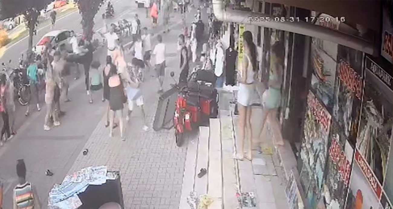 İngiliz turistler ile esnaf birbirine girdi: Taş ve sopalar havada uçuştu