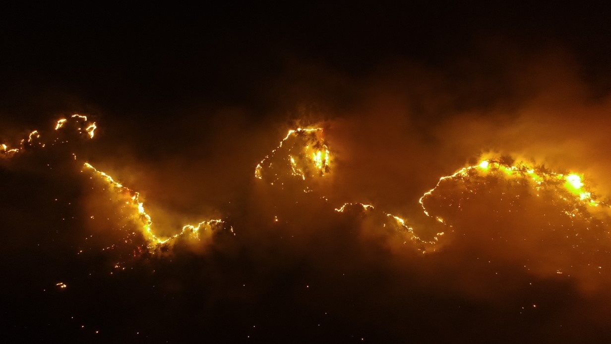 Kastamonu’da orman yangınları geceyi aydınlattı: Köylerde endişeli bekleyiş sürüyor