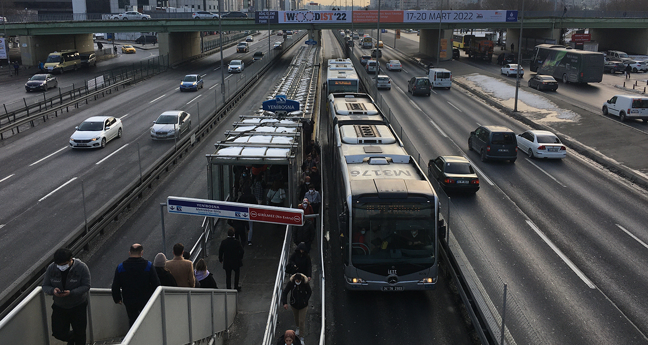AK Parti İstanbul İl Başkanı Özdemir’den müjde: "30 yaş üstü öğrenciler indirimli ulaşımdan faydalanacak"