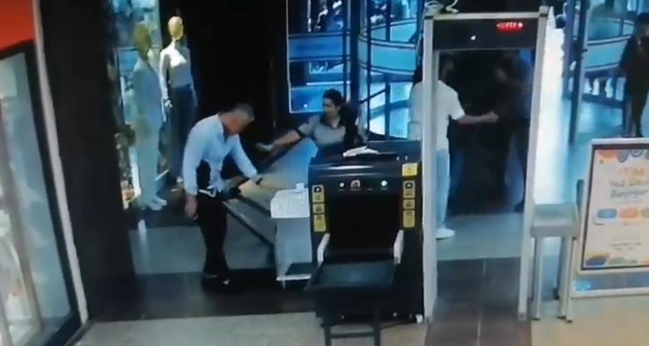 AVM müdürünün bıçaklanarak öldürüldüğü ana dair görüntüler ortaya çıktı