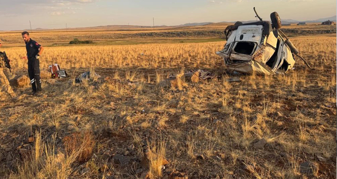 Karayazı’da feci kaza: 3 ölü, 1 yaralı