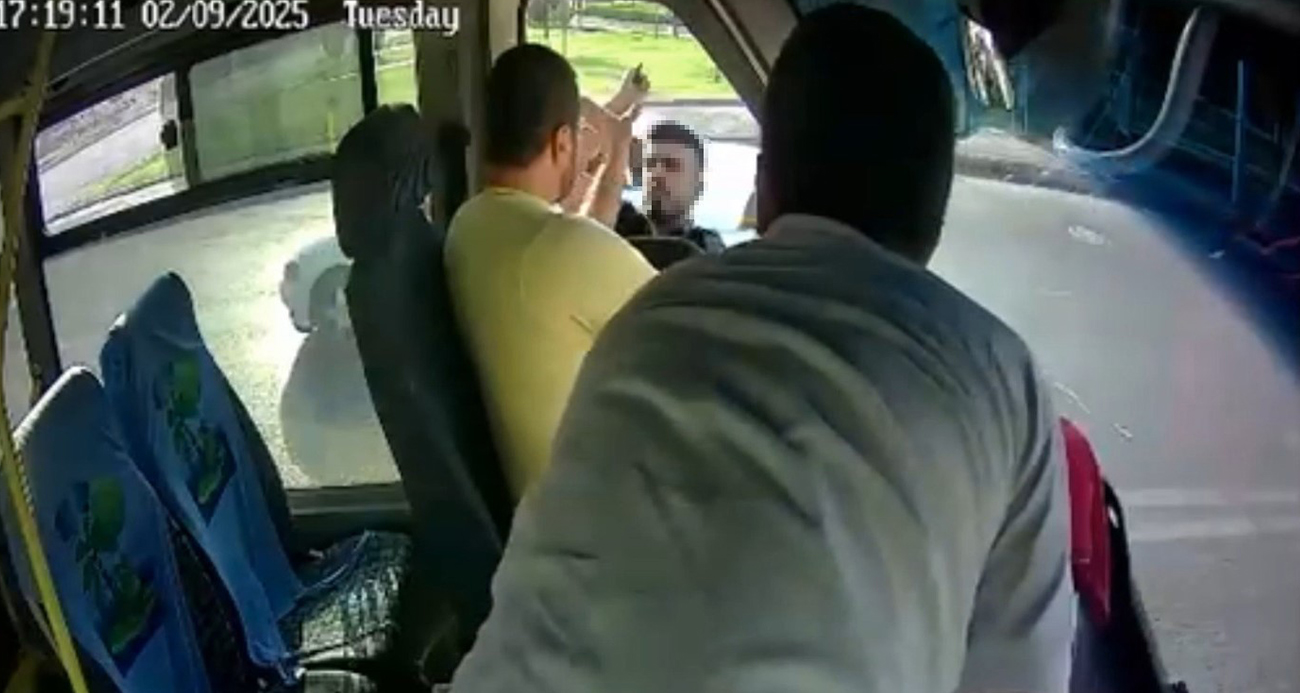 Otobüs şoförüne bıçaklı saldırı kamerada
