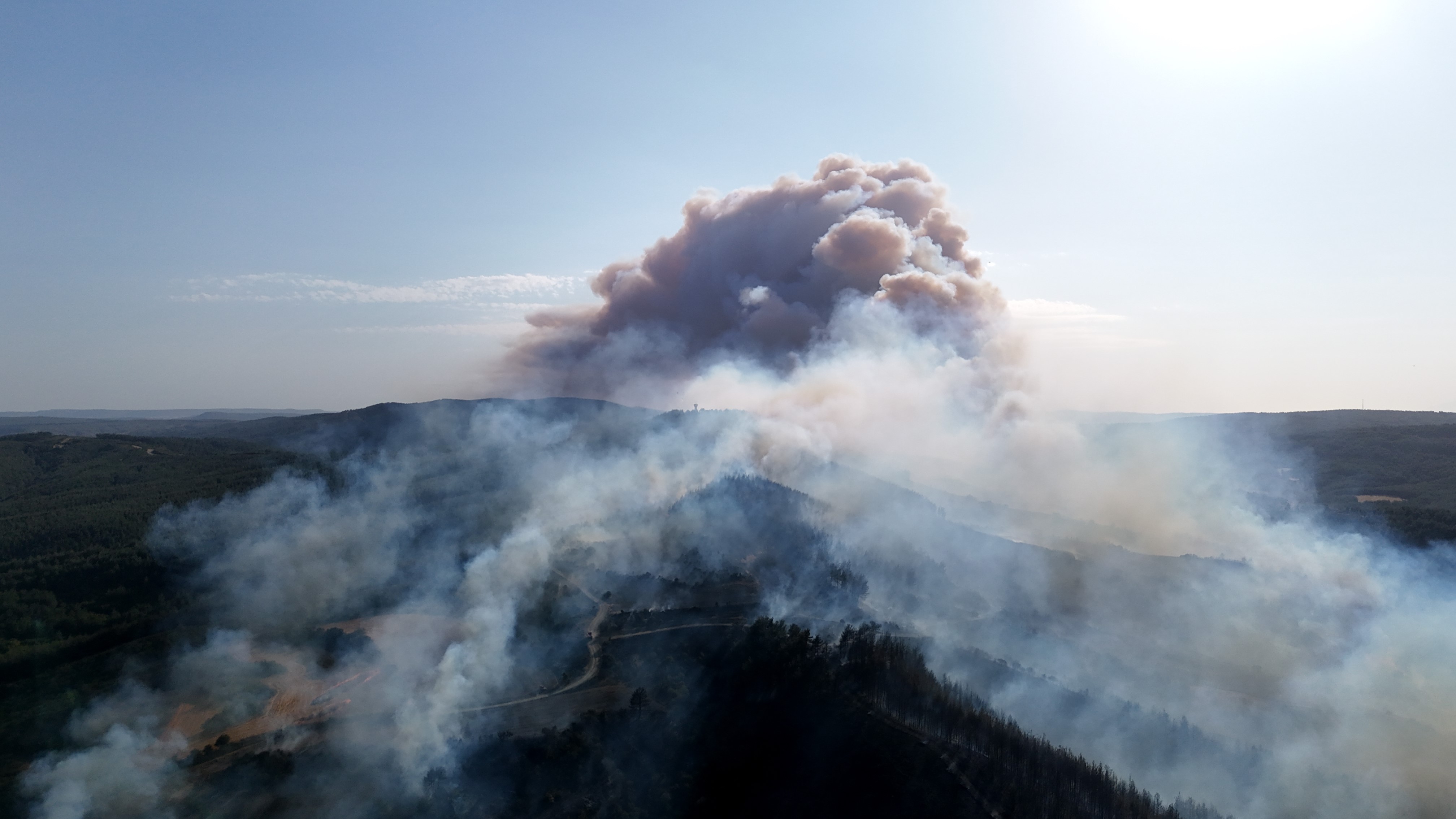 Gelibolu’da çıkan orman yangını dron ile görüntülendi