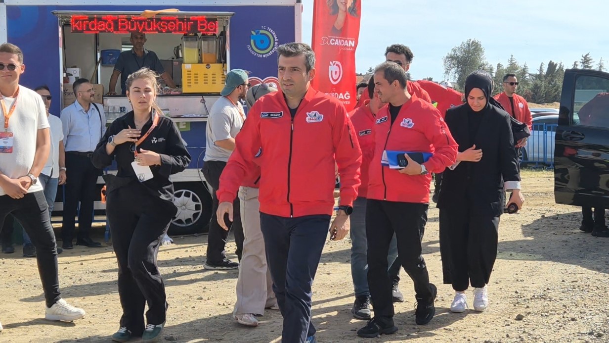 Selçuk Bayraktar: "Zor koşullarda bu işi yapanlar dünyaya damgasını vuracak"