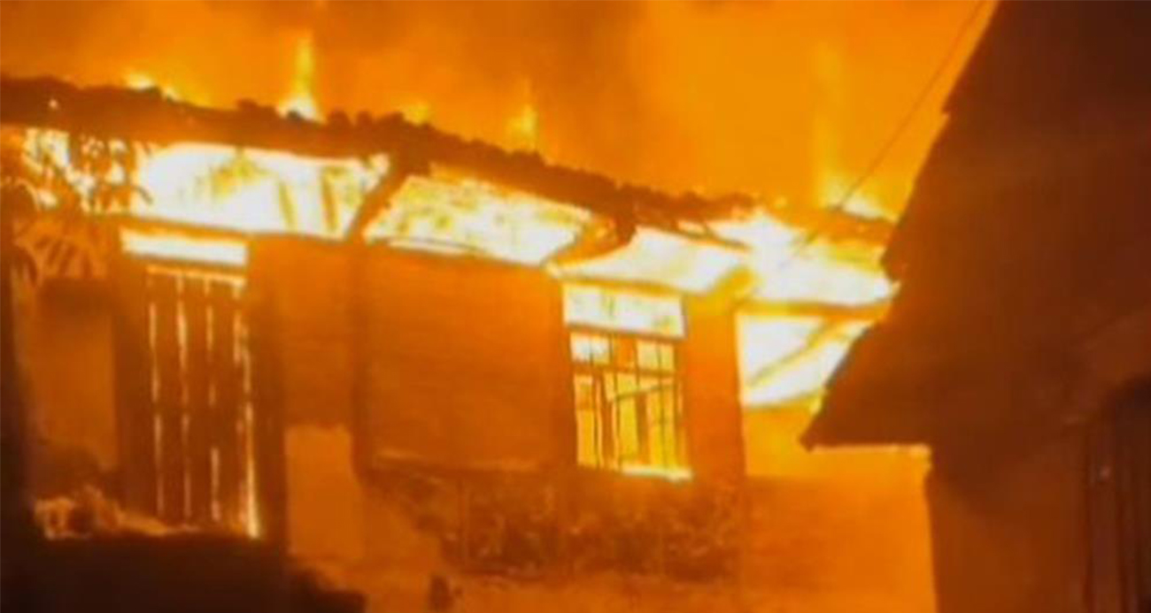 Kula’da gece saatlerinde yangın paniği