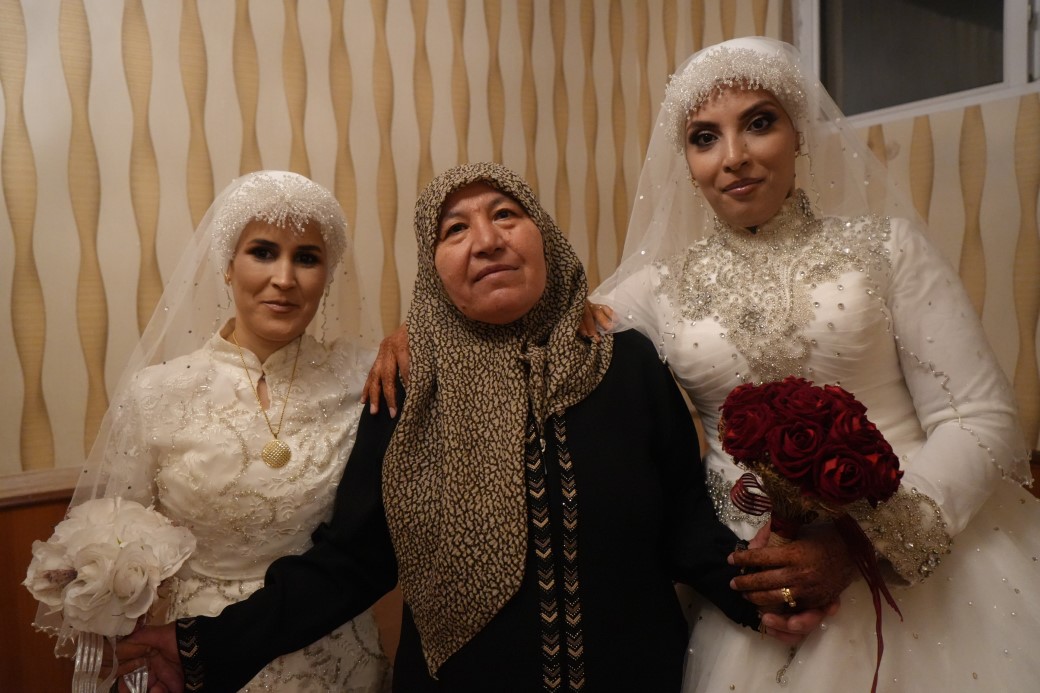 Fas’tan Bayburt’a uzanan aşk hikayesi: İki kardeş çifte düğünle dünyaevine girdi