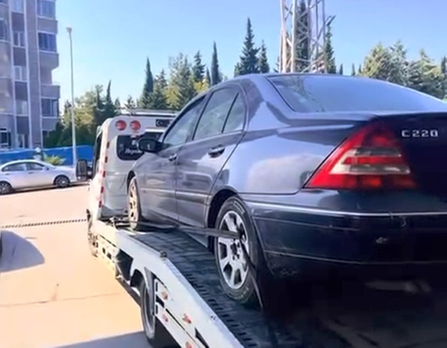 Akaryakıt istasyonunda sürücüye şok: Dizel araca benzin koydular