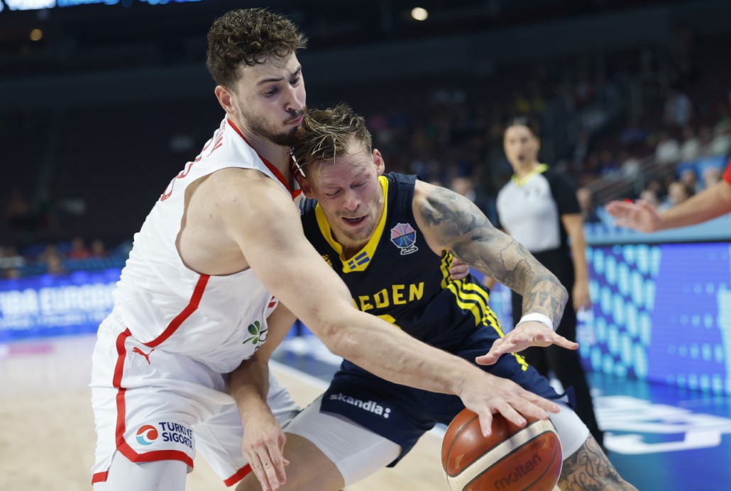 Milliler, Avrupa Basketbol Şampiyonası’nda çeyrek finale yükseldi
