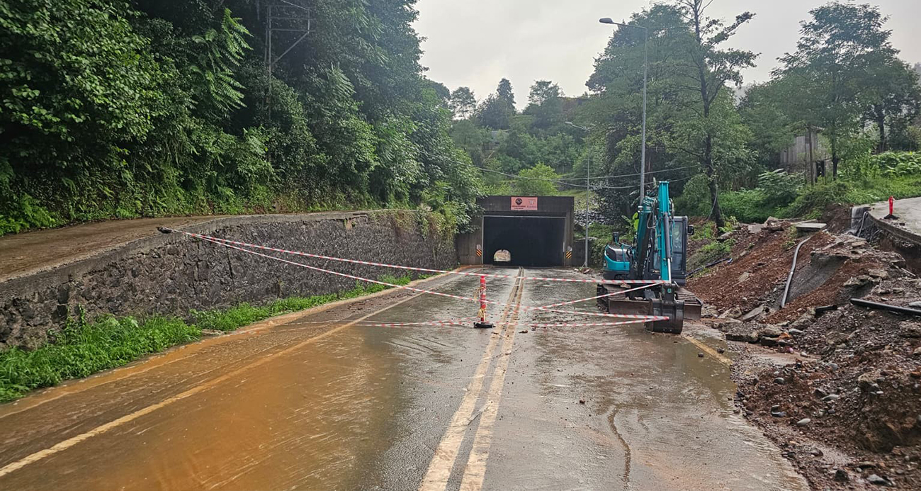 Arhavi’de heyelan riski nedeniyle tünel trafiğe kapatıldı