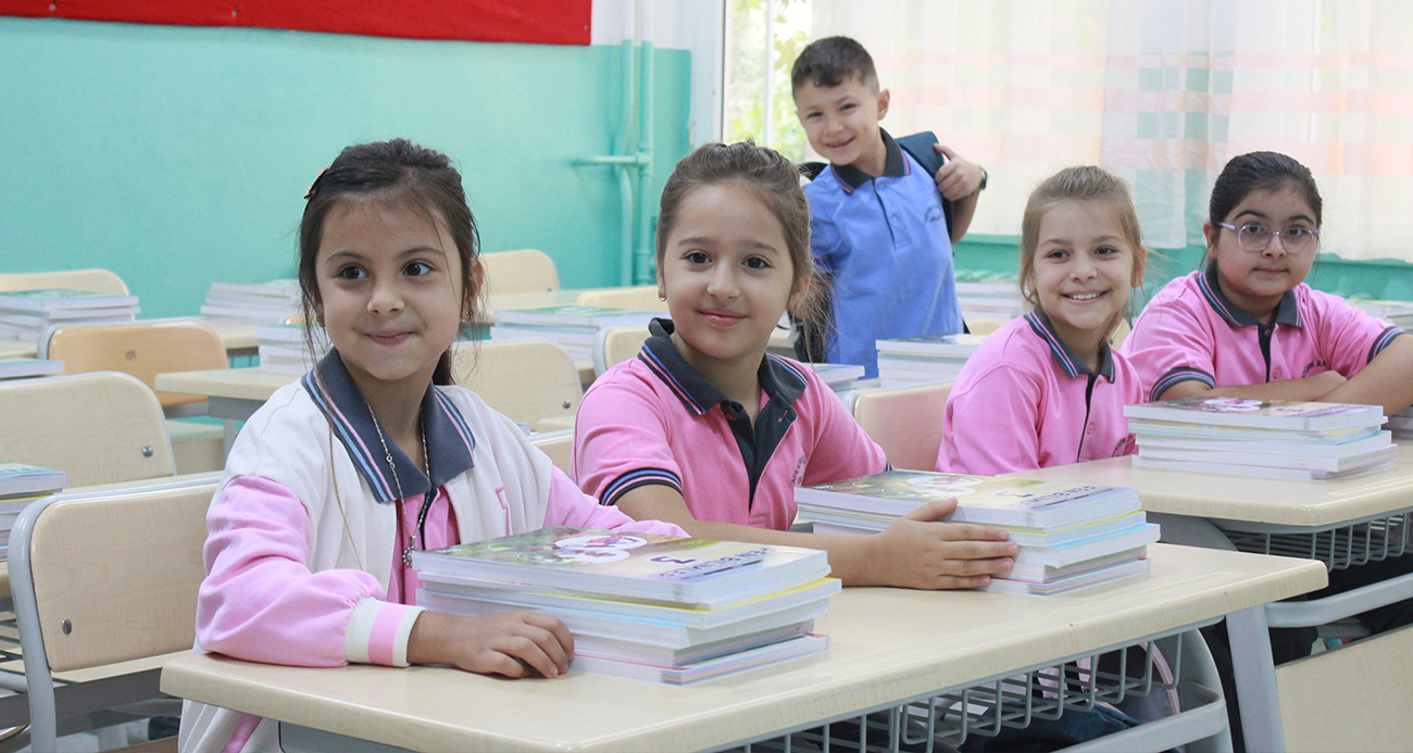 Ders zili çaldı öğrenciler okula koştu