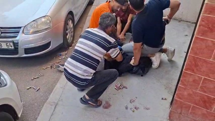 İzmir'de polis karakoluna silahlı saldırı! 2 polis şehit oldu