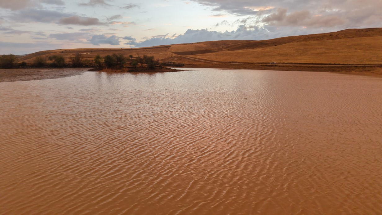 Kuruyan gölet sağanak yağışla yeniden doldu: Su seviyesi yüzde 50’yi aştı