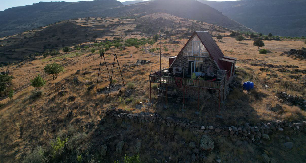 Malatya’da bin 600 rakımdaki bungalov evi görenler bir daha bakıyor