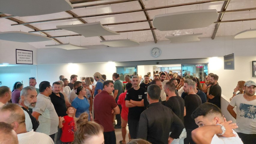 İzmir’de belediyelerde maaş krizi büyüyor