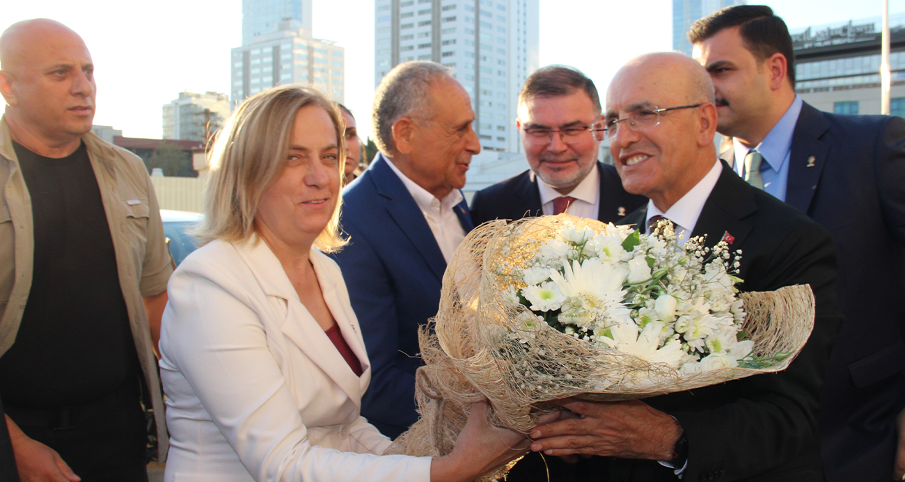 Bakan Şimşek: "İş insanlarıyla istişareler faydalı oldu, İzmir’in birçok konusuna vakıf olduk"