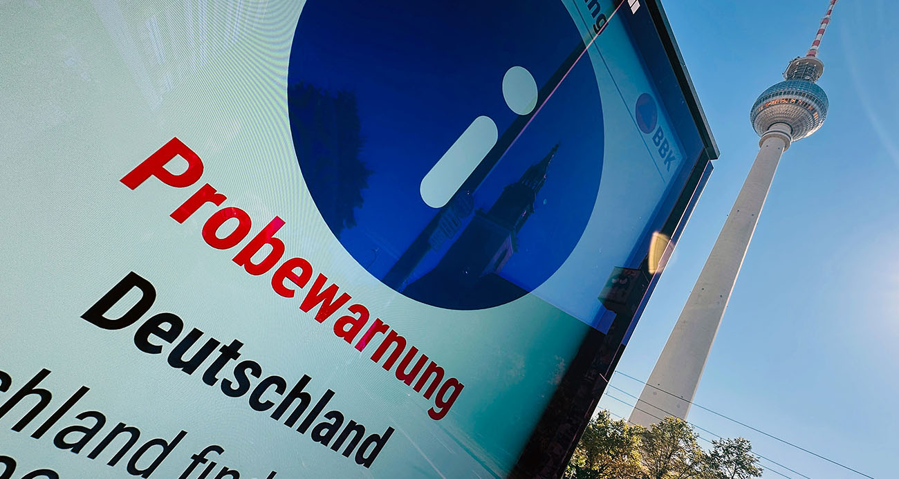 Almanya’da acil durum tatbikatı: Uyarı sirenleri çaldı, cep telefonlarına mesaj gönderildi