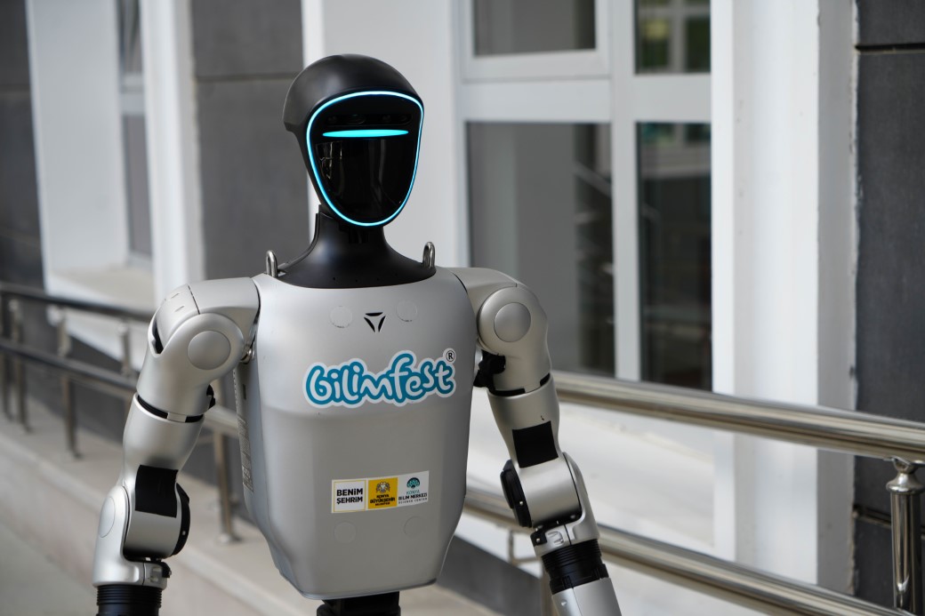 Türkiye’de bir ilk: İnsansı robot nüfusa kaydettirildi