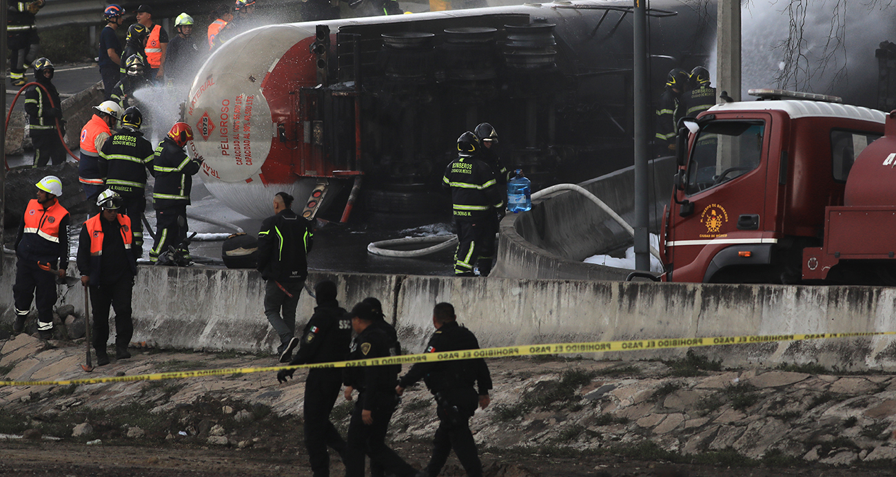 Meksika'da devrilen LPG tankeri patladı: 4 ölü, 90 yaralı