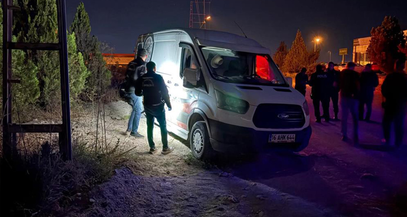 Çukura düşen aracını çıkarmaya çalışan şahsın başına saçma isabet etti