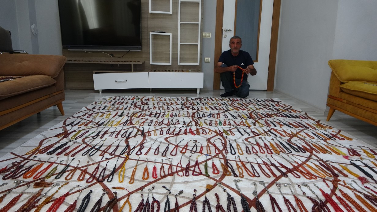 Malatyalı muhtarın milyonluk tespih koleksiyonu görenleri şaşırtıyor