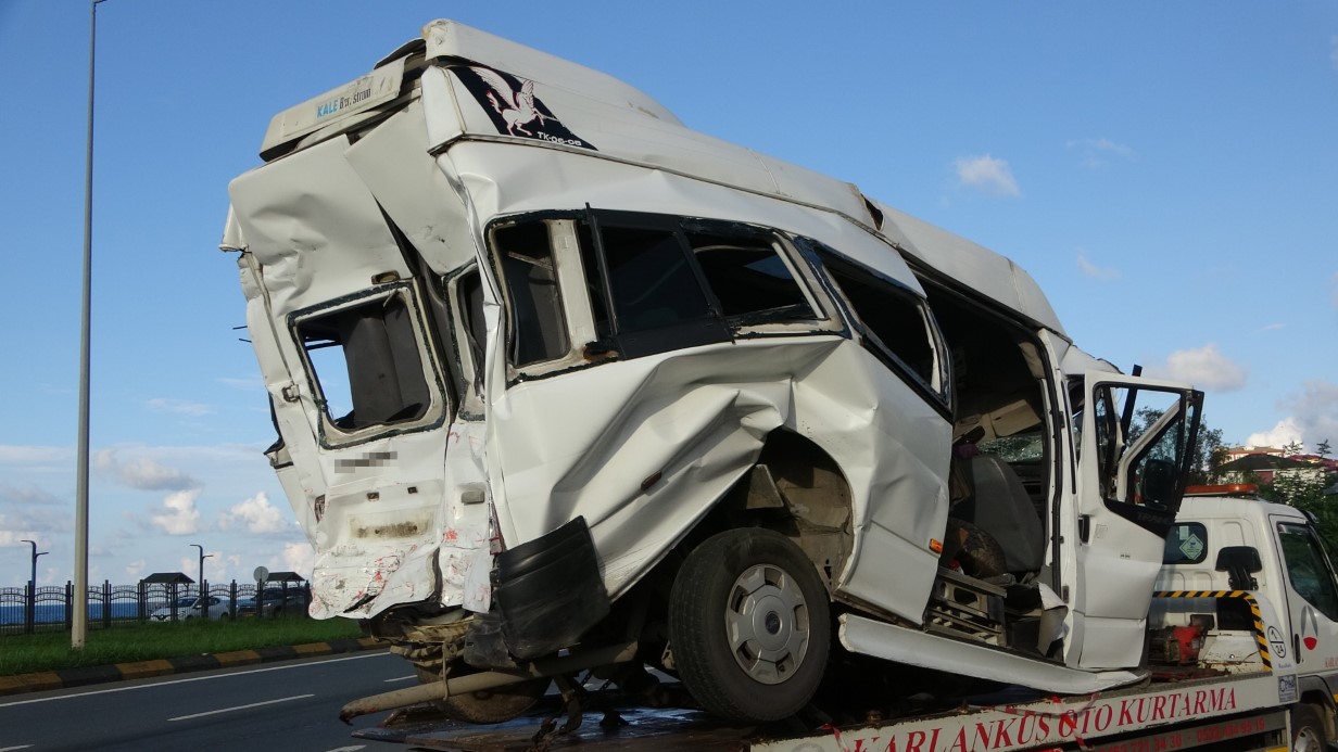 Trabzon’da trafik kazası: 15 yaralı