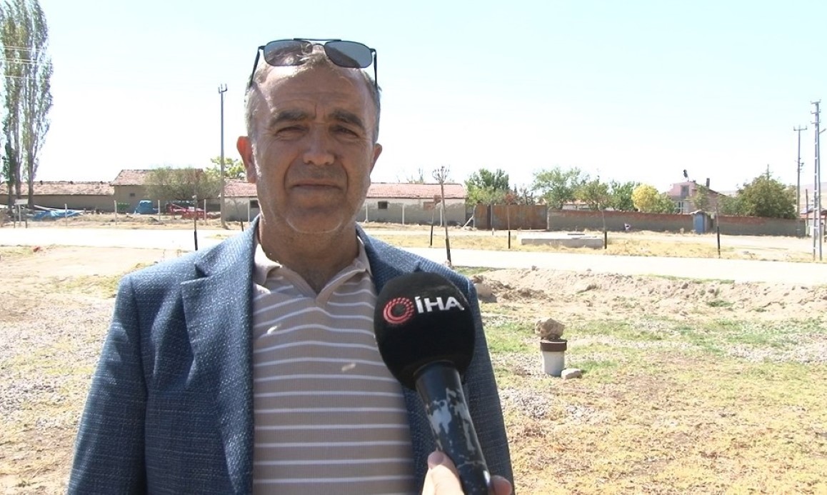 Muhtarın aradığı içme suyu, 291 metrede termal su olarak çıktı