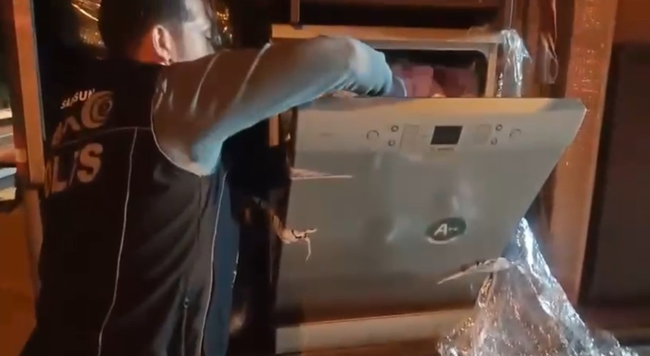 Bulaşık makinesine gizlenen 53 bin hap ortaya çıktı
