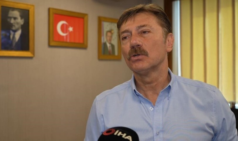 Başkan Bahadır’dan CHP’li meclis üyelerine pankartlı şikayet!